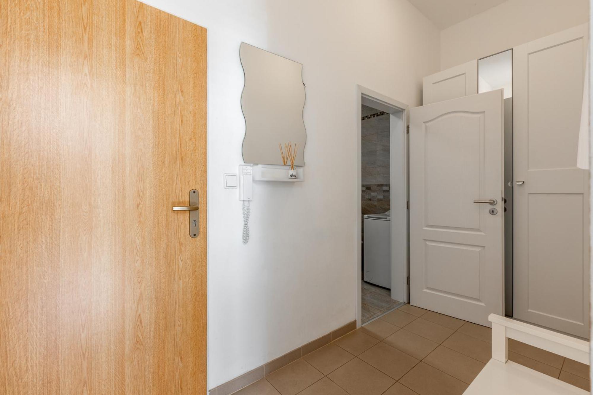 Apartment On Krymska Karlovy Vary Bagian luar foto