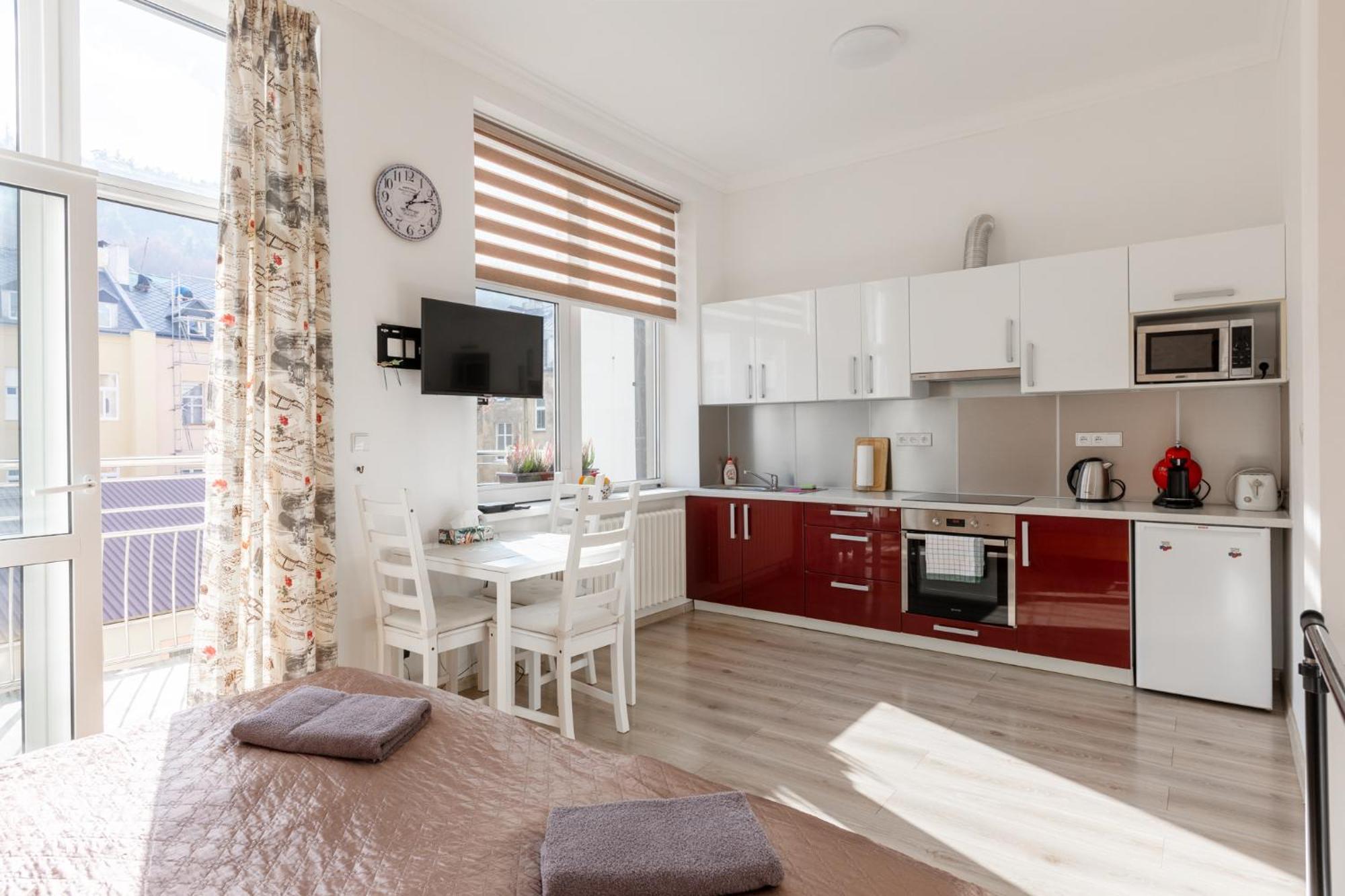 Apartment On Krymska Karlovy Vary Bagian luar foto